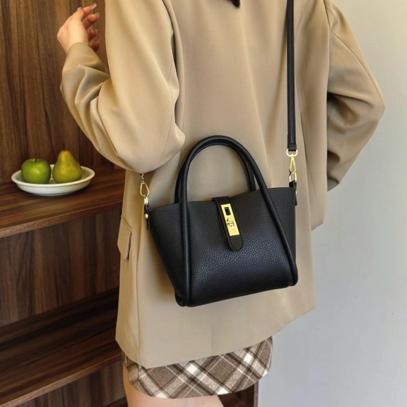 Elegant Black Handbag